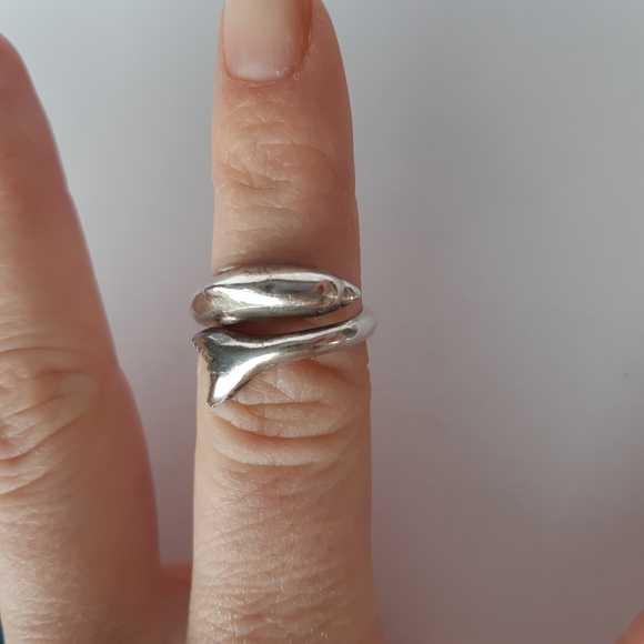 Dolphin Ring - Picture 2 of 3